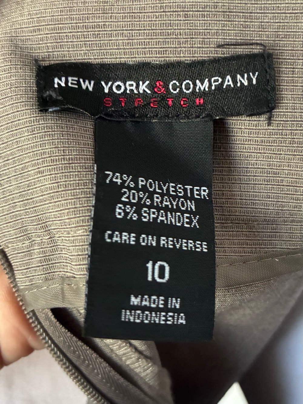 New York & Company Brown Stretch Knee Length Pencil Skirt Rear Vent Sz 10 - Picture 3 of 4